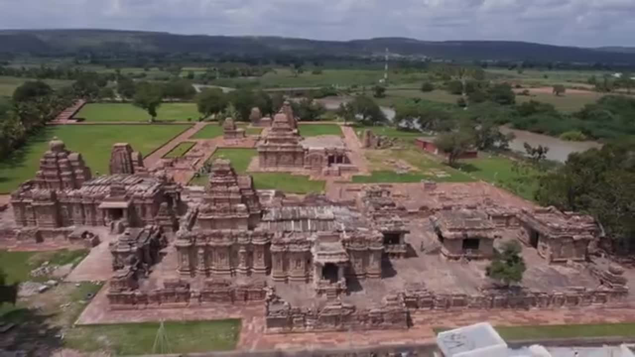 인도 파타다칼 비루팍샤 사원(Pattadakal Virupaksha Temple) 말프라바 강 건너편에서 비루팍샤 사원으로 접근하는 영상 01